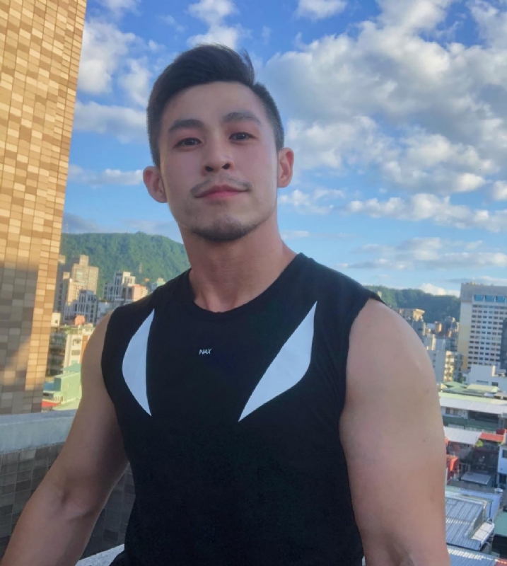 白玉飞的第一张照片--桃园认干亲服务网