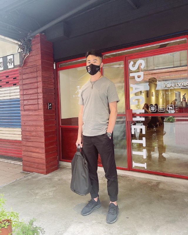 酒商安迪的第一张照片--桃园认干亲服务网